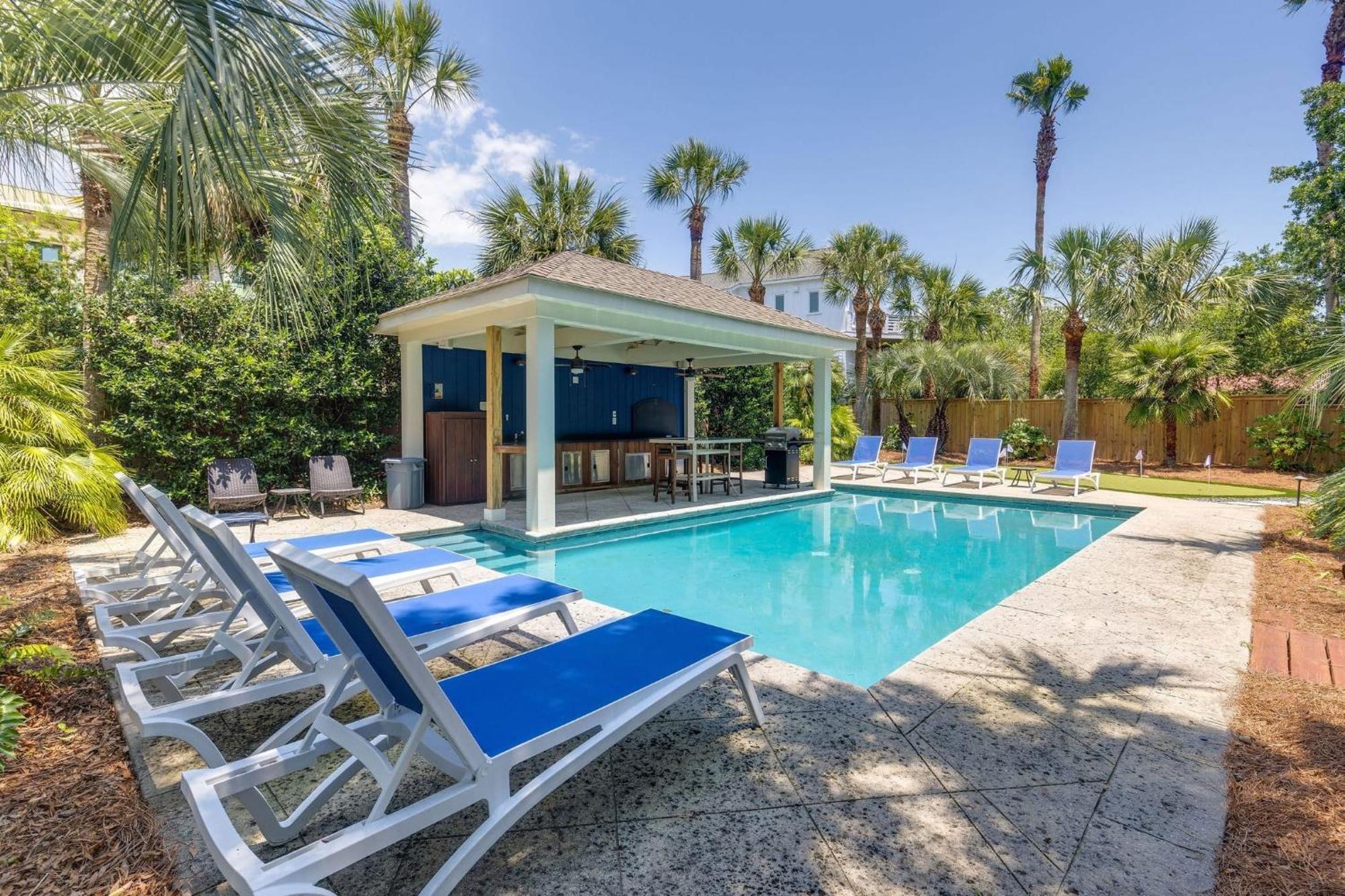 Private Pool Putting Steps To Paradise On Palm Holiday home *