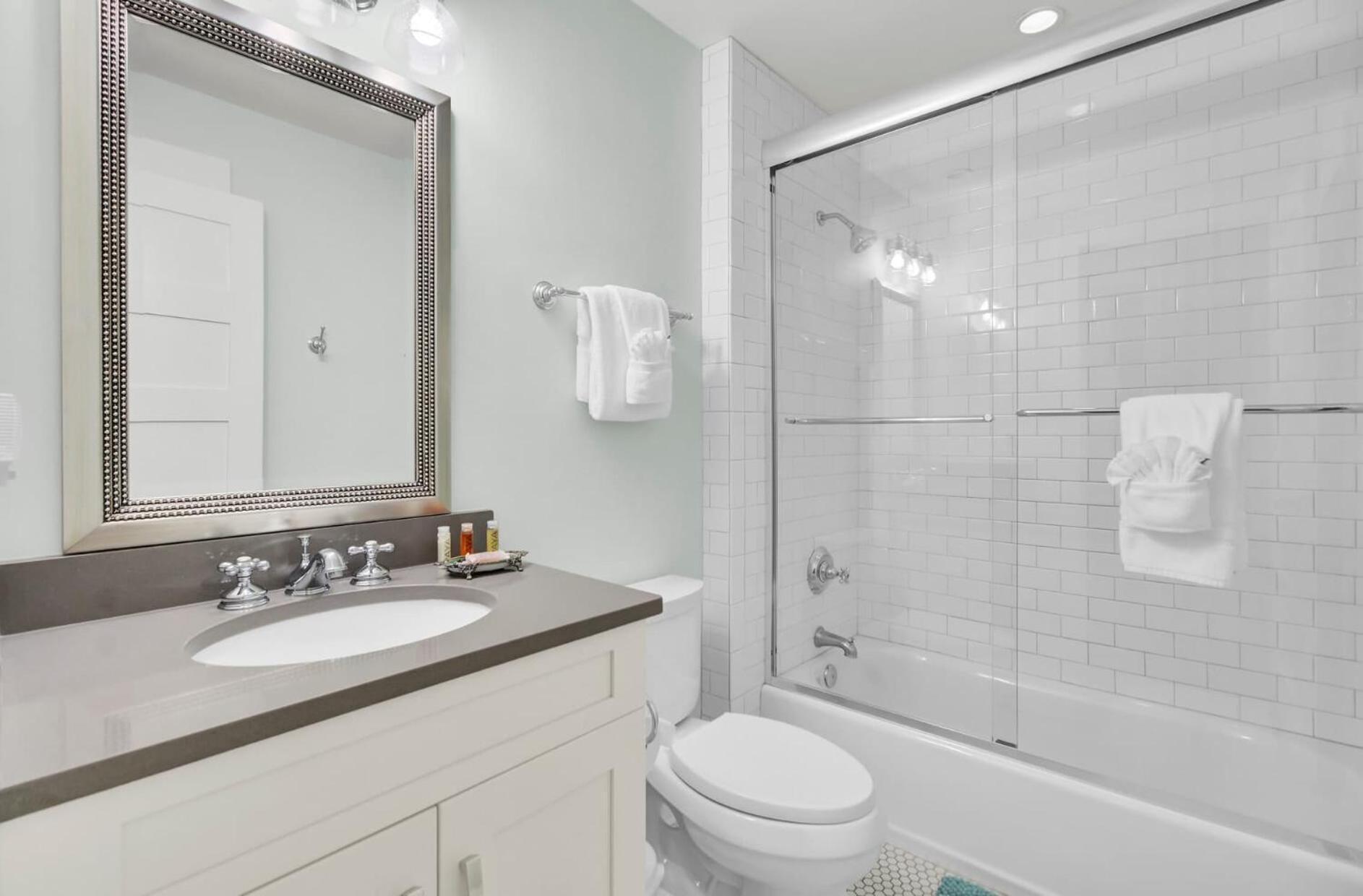 17 Sandcrab By Avantstay Newly Renovated In Town Isle of Palms