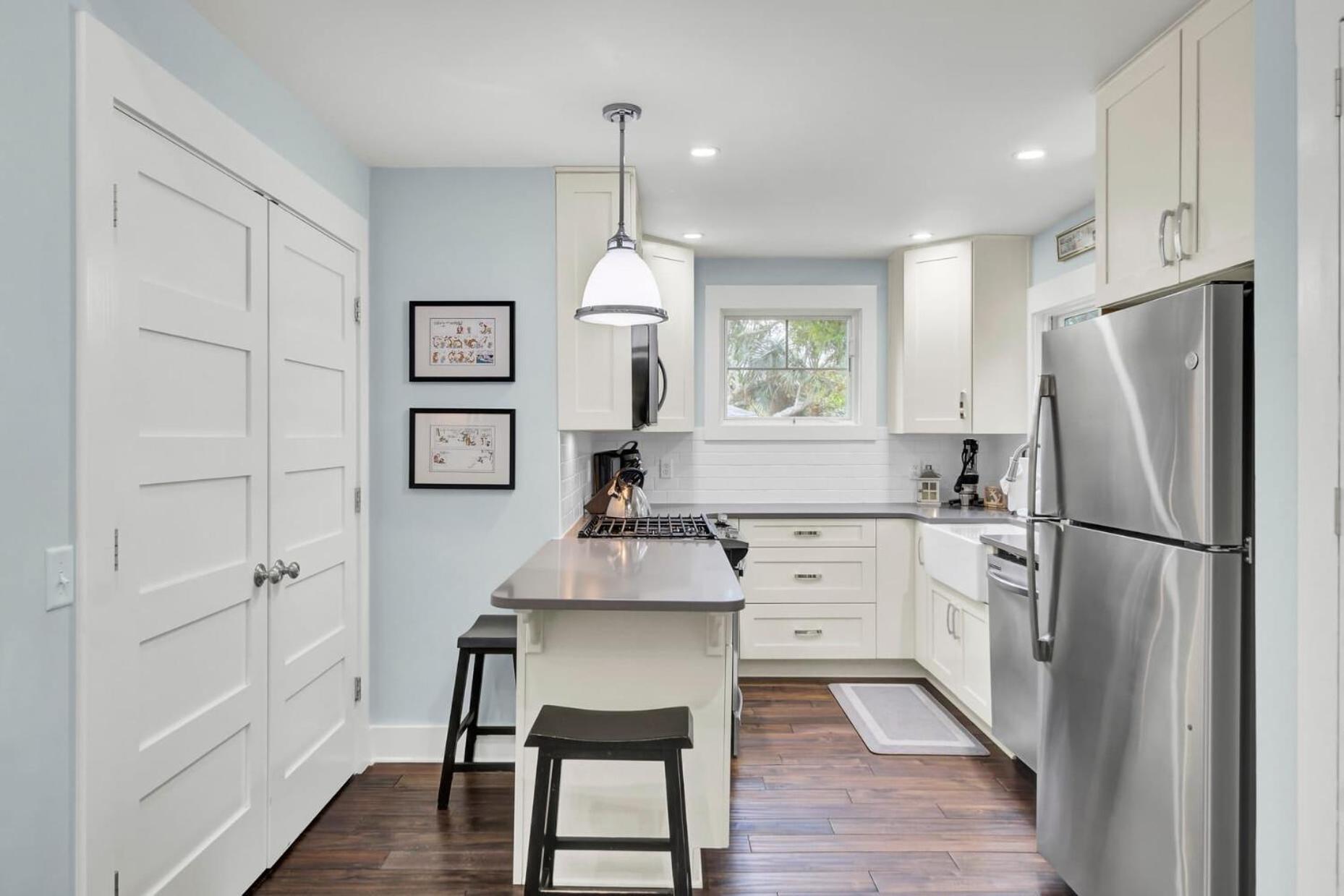 Holiday home 17 Sandcrab By Avantstay Newly Renovated In Town Isle of Palms