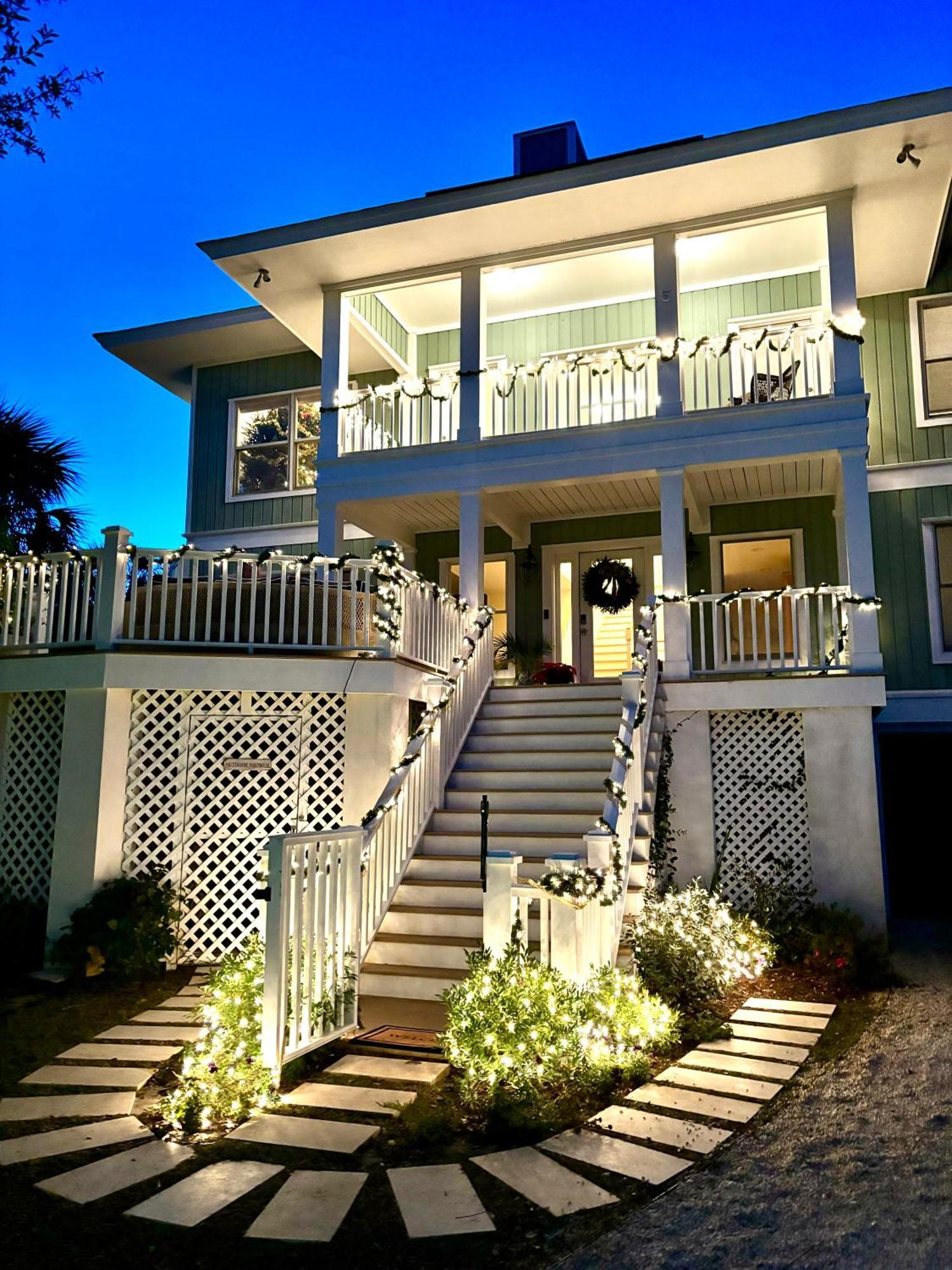 Stunning 6 Bed, 6 Bath View With Pool & Jacuzzi, 2 Min Walk To Ocean Isle of Palms
