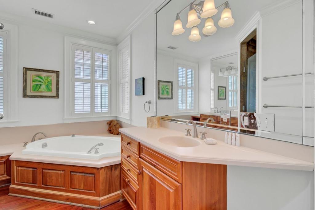 Beachwood East 19 By Wild Dunes, Ocean View Holiday home