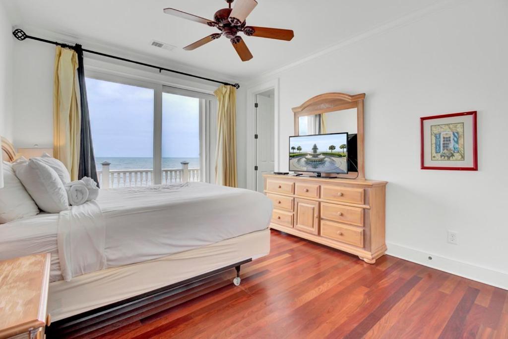 Holiday home Beachwood East 19 By Wild Dunes, Ocean View *