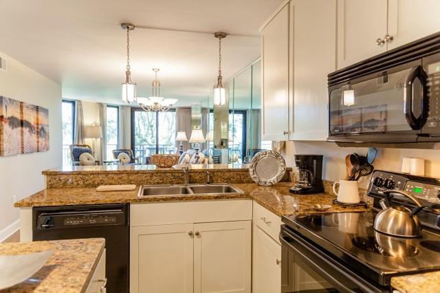 Holiday home Shipwatch 104a By Wild Dunes, Oceanfront