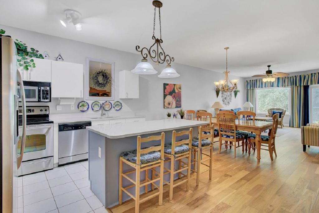 Moorings 503 By Wild Dunes, Luxury With Marina Views And Amenity Access Isle of Palms