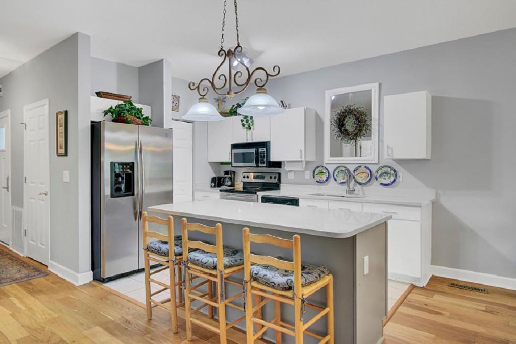 Holiday home Moorings 503 By Wild Dunes, Luxury With Marina Views And Amenity Access Isle of Palms