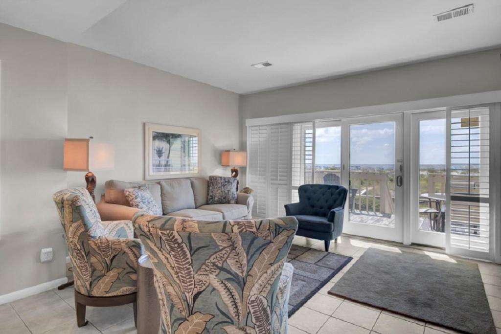 Holiday home Mariners Walk 1a By Wild Dunes, Oceanfront