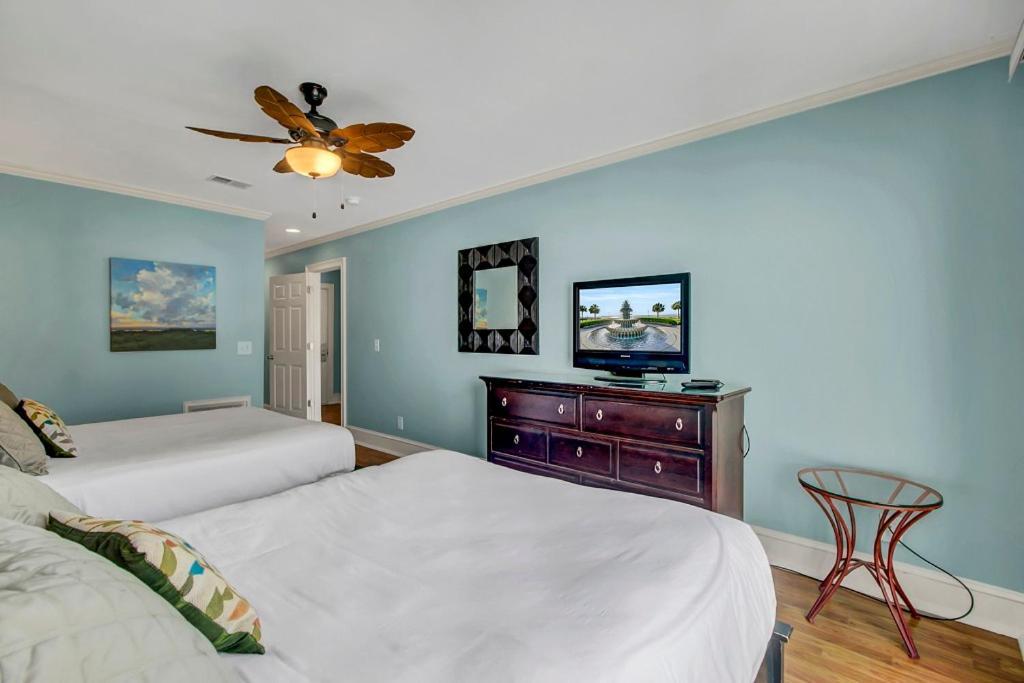 Lagoon 32 By Wild Dunes, In Core Holiday home