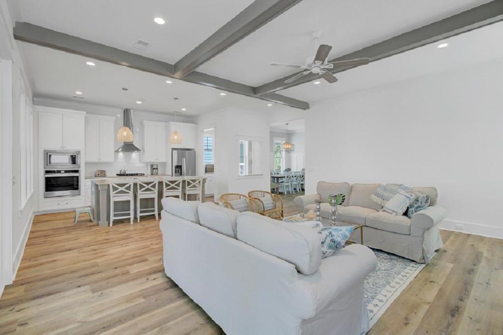 Grand Pavilion 35 By Wild Dunes, Luxury In Core With Amenity Access