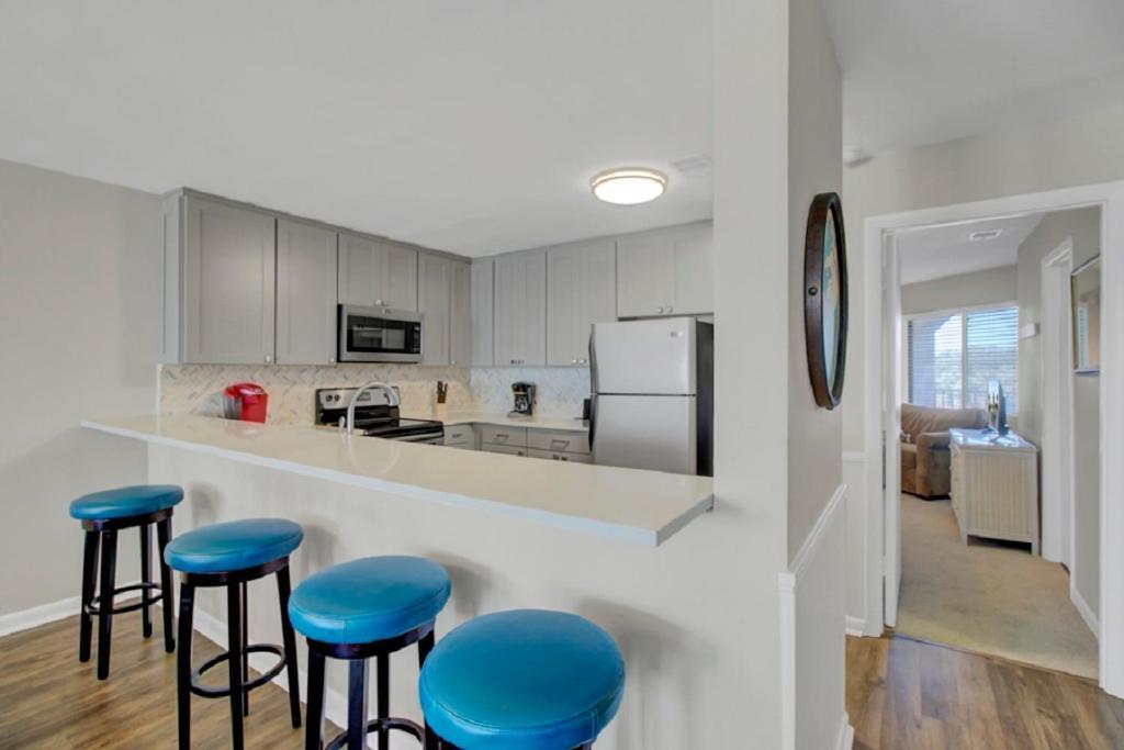 Seascape 213 By Wild Dunes, Oceanfront Holiday home