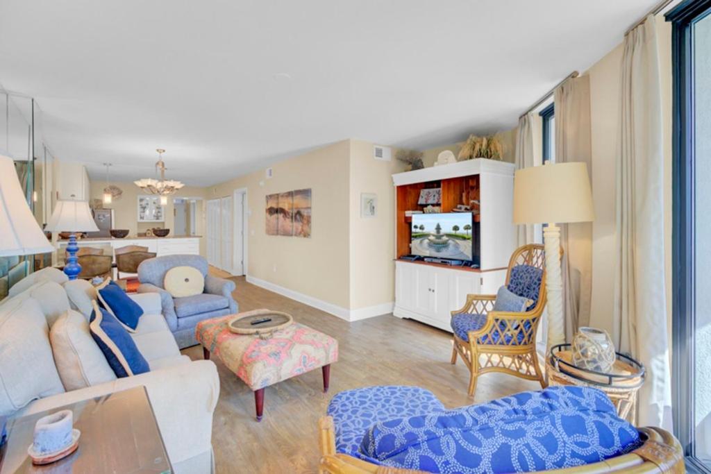 Shipwatch 104a By Wild Dunes, Oceanfront Holiday home