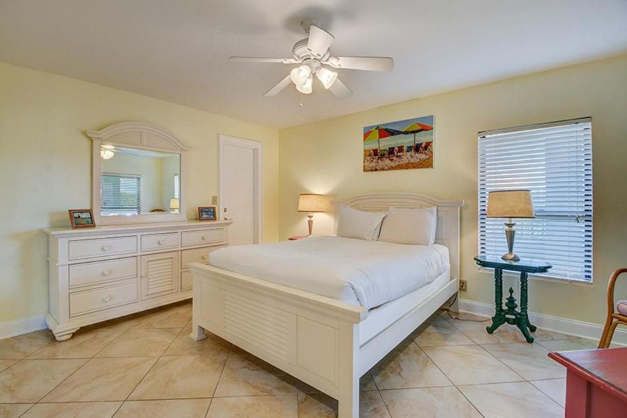 Holiday home Summerhouse 305 By Wild Dunes, Oceanfront