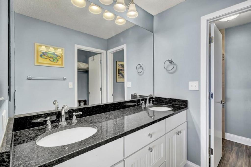 Holiday home Summerhouse 408 By Wild Dunes, Oceanfront *