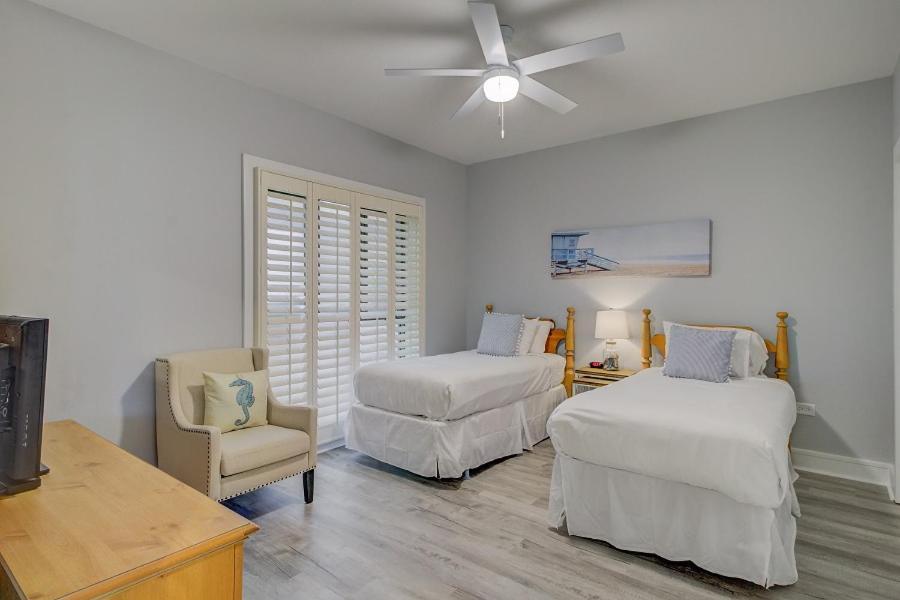 Holiday home Ocean Club 1208 By Wild Dunes, Oceanfront