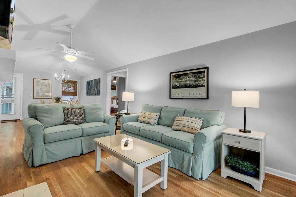 Twin Oaks 24 By Wild Dunes, With Golf View Holiday home