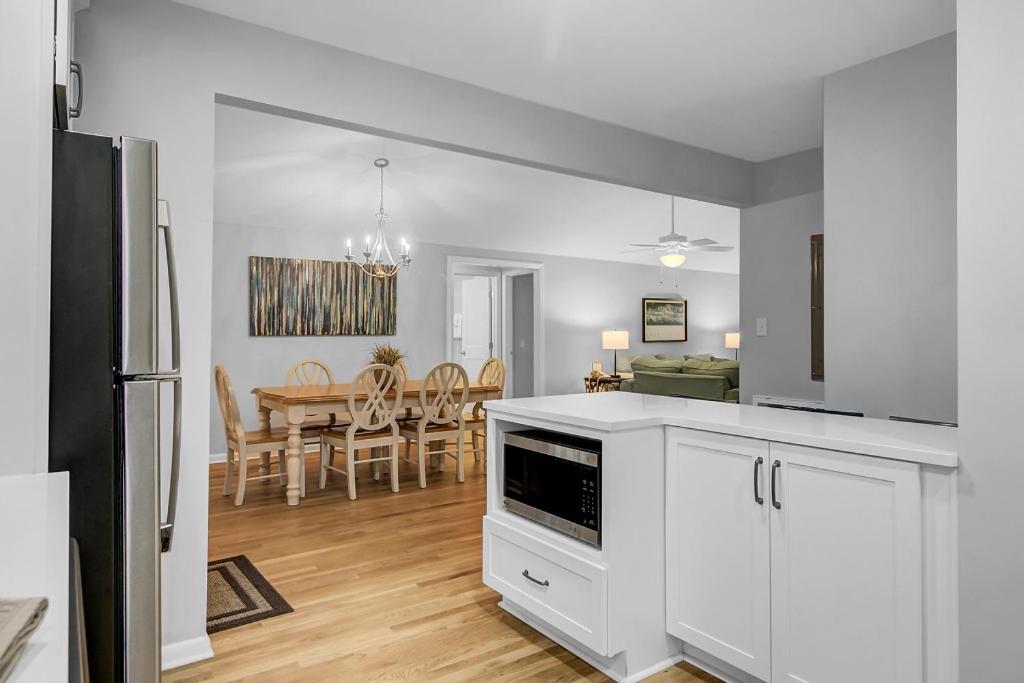 Holiday home Twin Oaks 24 By Wild Dunes, With Golf View