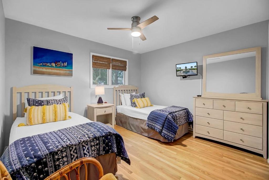Twin Oaks 24 By Wild Dunes, With Golf View *