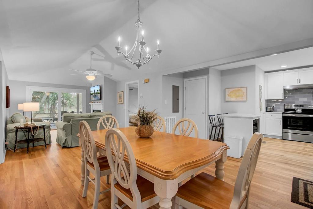 Twin Oaks 24 By Wild Dunes, With Golf View *