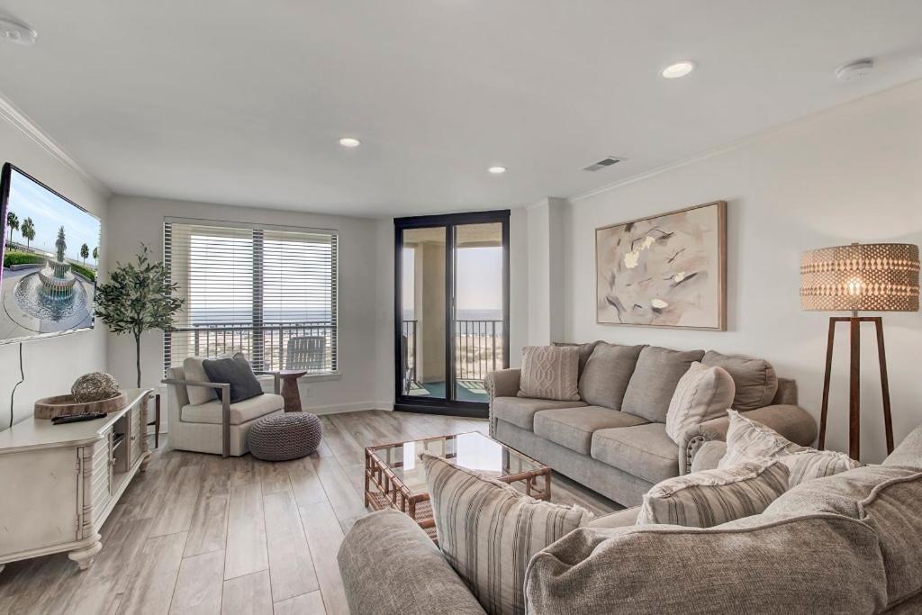 Summerhouse 301 By Wild Dunes, Oceanfront Holiday home *