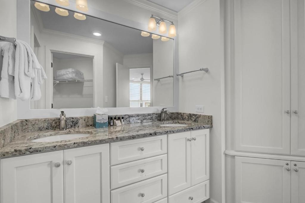 Holiday home Summerhouse 301 By Wild Dunes, Oceanfront