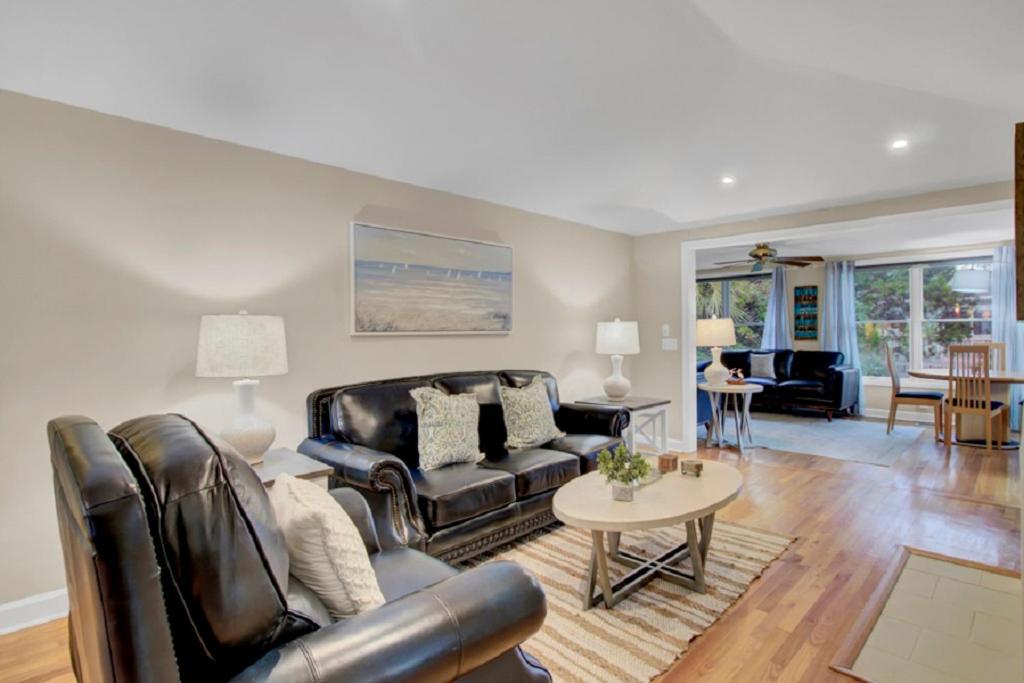 Sandcrab Court 2 By Wild Dunes, With Amenities