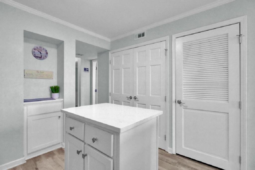 Shipwatch 210b By Wild Dunes, Ocean View Holiday home