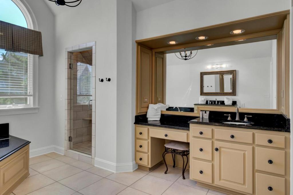Holiday home Beachwood East 5 By Wild Dunes With Amenities