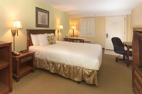 The Palms Oceanfront Hotel Isle of Palms
