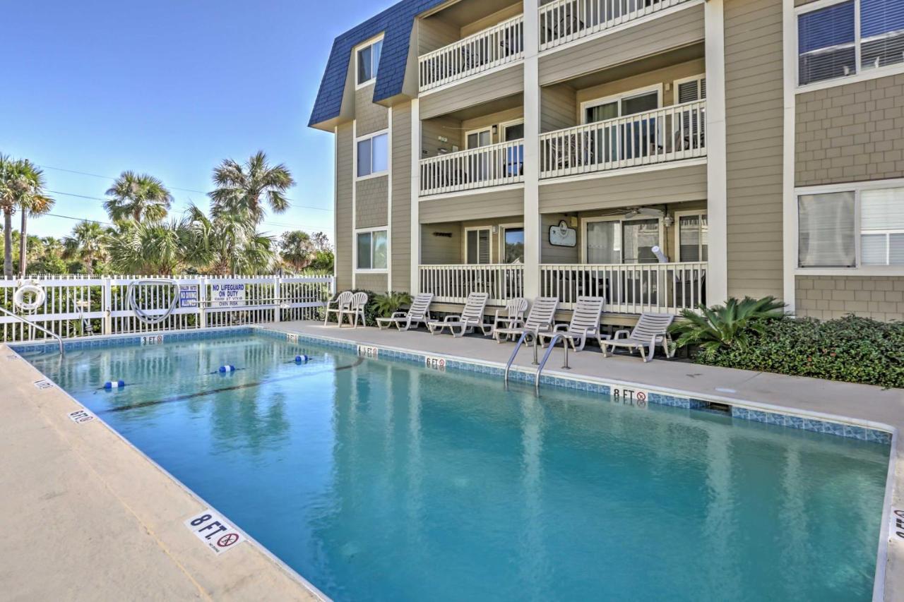 With Pool Access Walk To Beach! *