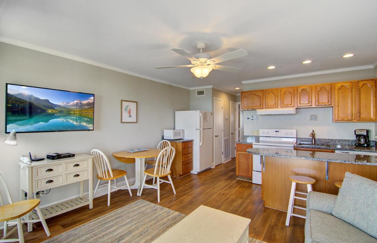 Sea Cabin 318-b *