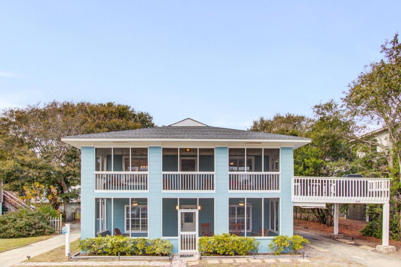 Palm Boulevard 2403 - Downstairs